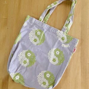 Lisa says Gah! Floral Yin Yang Tote Bag